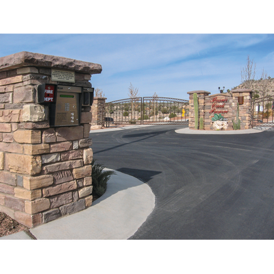 Control de acceso /Gabinete para sobreponer / 2 puertas / 3000 números telefónicos / 11 digitos / Directorio en pantalla / Linea análoga o digital / Expandible a 16 puertas / Programable por PC Control de acceso /Gabinete para sobreponer / 2 puertas / 3000 números telefónicos / 11 digitos / Directorio en pantalla / Linea análoga o digital / Expandible a 16 puertas / Programable por PC