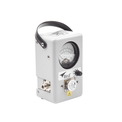 Wattmetro Direccional Thrueline de Banda Ancha con Elemento Fijo de 25-1000 MHz, 5-500 Watt .
