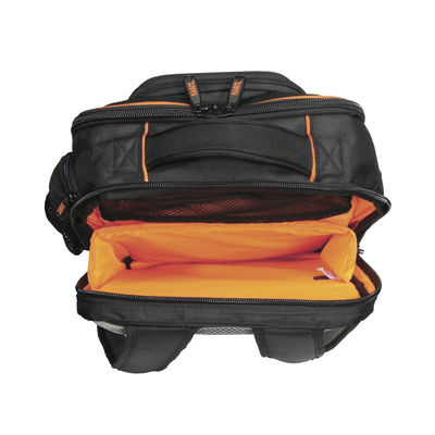 Mochila para herramientas y computadora portátil Tradesman Pro™ en poliéster negro con 25 bolsillos (No incluye herramientas). Mochila para herramientas y computadora portátil Tradesman Pro™ en poliéster negro con 25 bolsillos (No incluye herramientas).