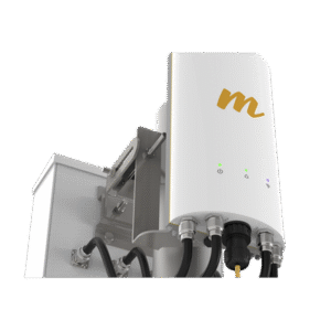 Punto de Acceso de 1.5 Gbps / MU-MIMO 4x4 / 4.9-6.4 GHz / 4 Conectores N-hembra / Hasta 100 clientes concurrentes / Incluye POE y cable de alimentación / Soporta monitoreo en la nube