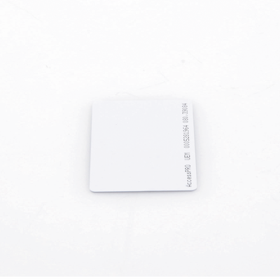 Tarjeta Tecnología Dual: RFID (UHF) 900 MHz/Proximidad 125 kHz para Uso en Oficinas y Estacionamientos Tarjeta Tecnología Dual: RFID (UHF) 900 MHz/Proximidad 125 kHz para Uso en Oficinas y Estacionamientos