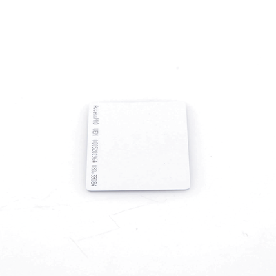 Tarjeta Tecnología Dual: RFID (UHF) 900 MHz/Proximidad 125 kHz para Uso en Oficinas y Estacionamientos Tarjeta Tecnología Dual: RFID (UHF) 900 MHz/Proximidad 125 kHz para Uso en Oficinas y Estacionamientos