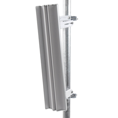 Antena sectorial para estaciones base airMAX AC de 60° de cobertura horizontal, en 5 GHz (5150 - 5875 MHz) de 21 dBi Antena sectorial para estaciones base airMAX AC de 60° de cobertura horizontal, en 5 GHz (5150 - 5875 MHz) de 21 dBi