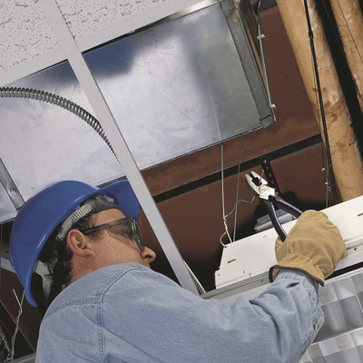 Pinzas de Corte Lateral y Alta Palanca, Punta tipo New England de 9 Pulgadas. Pinzas de Corte Lateral y Alta Palanca, Punta tipo New England de 9 Pulgadas.