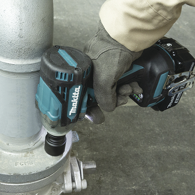 Llave de impacto BL 18V LXT 1/2" 330 N-m. Inserción de Bola, No incluye Baterías, Cargador y sin Maletín. Llave de impacto BL 18V LXT 1/2" 330 N-m. Inserción de Bola, No incluye Baterías, Cargador y sin Maletín.