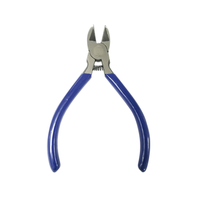 Pinza de corte diagonal de 5" con mangos cubiertos de plastico. Pinza de corte diagonal de 5" con mangos cubiertos de plastico.