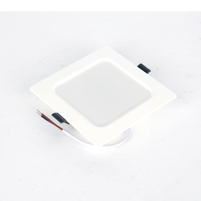 Spot Cuadrado Empotrable / 12 x 12 cm / Luz Fría / 110 V / 6 W / 420 lúmenes / 25000 hrs / Ángulo de apertura 120° / IP20 Spot Cuadrado Empotrable / 12 x 12 cm / Luz Fría / 110 V / 6 W / 420 lúmenes / 25000 hrs / Ángulo de apertura 120° / IP20