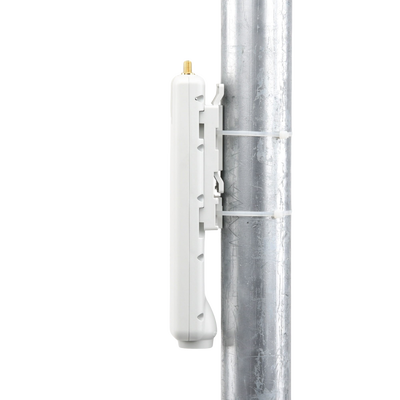 Estación base conectorizada ePMP 3000L de alta potencia con sistema para mitigar interferencia, 4.9-6.1 GHz, hasta 600 Mbps, Sincronización GPS (C050910A121A)