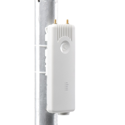 Punto de acceso/Suscriptor FORCE300CSM de alta potencia con mejor desempeño en ambientes ruidosos, 4.9 – 6.1 GHz, +500 Mbps, Hasta 12 CPEs (C050910C121A)