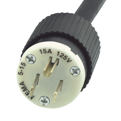 Clavija Negra 15 A 125 V CA 2 Polos 3 Hilos (NEMA 5-15P). Clavija Negra 15 A 125 V CA 2 Polos 3 Hilos (NEMA 5-15P).