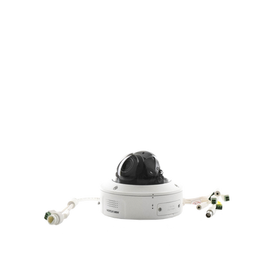 Domo IP 4 Megapixel / Lente Mot. 2.8 - 12 mm / 40 mts IR EXIR / IP67 / IK10 / H.265+ / Conteo de Personas por Detección de Rostro (Base de Datos) / WDR 140 dB / DeepinView / 2 Micrófonos Integrados