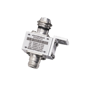 Protector RF Coaxial Para 10 - 1000 MHz de Ceja Frontal y Conectores N Hembra en Ambos Lados, 50 Ω Protector RF Coaxial Para 10 - 1000 MHz de Ceja Frontal y Conectores N Hembra en Ambos Lados, 50 Ω