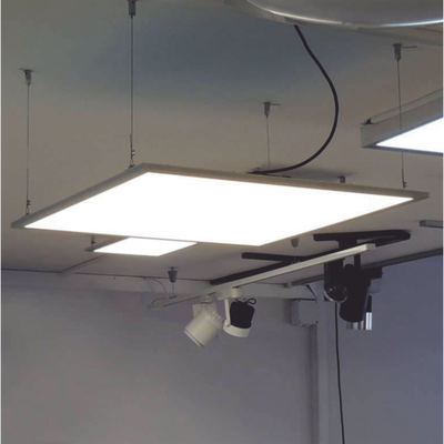 Panel LED / Luz Blanca 6 500 K / Empotrado o Suspendido / 59.5 x 59.5 cm / 40 W / 127 Vca~60Hz / Vida Útil de 50,000 horas / Ángulo de Luz de 140°