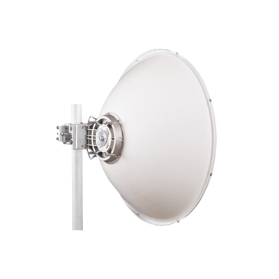 Antena direccional Alto Rendimiento / Parábola profunda para mayor aislamiento al ruido /4 ft / Guía de onda para radio B5x y C5x / Ganancia de 35 dBi / Soporte de acero inoxidable / Polaridad en 90 ° y 45 ° / Incluye montaje. Antena direccional Alto Rendimiento / Parábola profunda para mayor aislamiento al ruido /4 ft / Guía de onda para radio B5x y C5x / Ganancia de 35 dBi / Soporte de acero inoxidable / Polaridad en 90 ° y 45 ° / Incluye montaje.