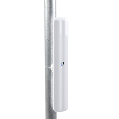 Estación Base 2x2 MIMO airMAX LiteAP AC hasta 450 Mbps, 5 GHz (5150 - 5875 MHz) con antena integrada de 16 dBi y cobertura de 120 grados Estación Base 2x2 MIMO airMAX LiteAP AC hasta 450 Mbps, 5 GHz (5150 - 5875 MHz) con antena integrada de 16 dBi y cobertura de 120 grados