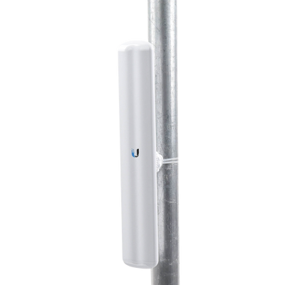 Estación Base 2x2 MIMO airMAX LiteAP AC hasta 450 Mbps, 5 GHz (5150 - 5875 MHz) con antena integrada de 16 dBi y cobertura de 120 grados Estación Base 2x2 MIMO airMAX LiteAP AC hasta 450 Mbps, 5 GHz (5150 - 5875 MHz) con antena integrada de 16 dBi y cobertura de 120 grados