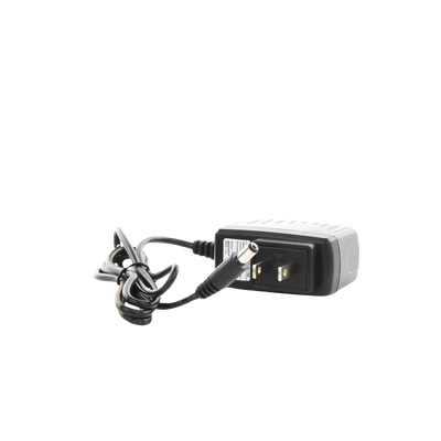 5 Vcc / 2 A / Adaptador de voltaje / Voltaje de Entrada de 100-240 Vca