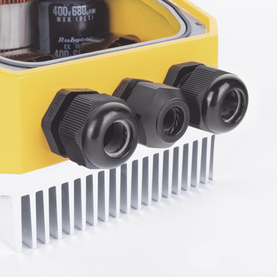 Controlador Universal Solar para Bombas CA, de 0.75HP - 1.0HP monofásica y hasta 1.5HP en trifásica Controlador Universal Solar para Bombas CA, de 0.75HP - 1.0HP monofásica y hasta 1.5HP en trifásica
