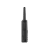Radio portátil UHF 450-470 MHz, 2 W, 16 canales, Resistente a Golpes MIL-STD-810, manos libres VOX. Incluye antena, batería, cargador y clip
