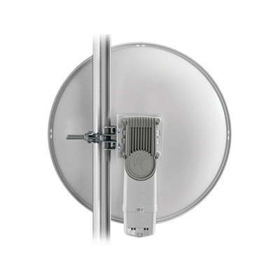 Suscriptor PMP 450 en 5 GHz con antena integrada de 25 dBi, 40 Mbps, C054045H013 (Requiere POE30, CABEPMP)