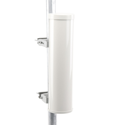 Estación base grado industrial PMP 450i IP-67, filtro dinámico para interferencia 4900-5925 MHz con antena de 90 grados, hasta 300 Mbps. (PN: C050045A005A)