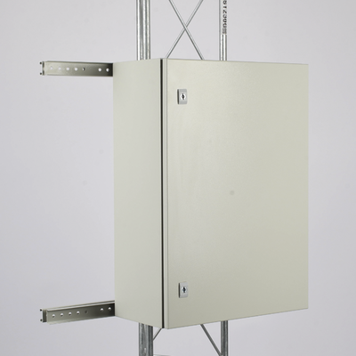 Montaje Universal de Torre para Montar Gabinetes de 30-80 cm de ancho.