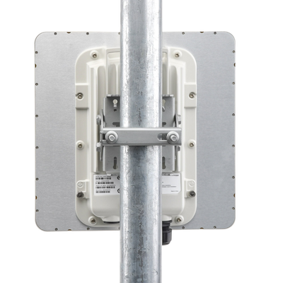 PTP-550 Hasta 1.36 GBps / 4910 - 6200 MHz / 802.11 AC Wave 2 MU-MIMO 4: 4x4 / BackHaul con Antena Integrada (Alta ganancia 23 dBi) (C050055H016A) PTP-550 Hasta 1.36 GBps / 4910 - 6200 MHz / 802.11 AC Wave 2 MU-MIMO 4: 4x4 / BackHaul con Antena Integrada (Alta ganancia 23 dBi) (C050055H016A)