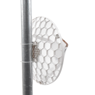 (LHG 5) Cliente y PtP en 5 GHz 802.11 a/n, Antena Integrada de 24.5dBi, Hasta 316mW de Potencia.