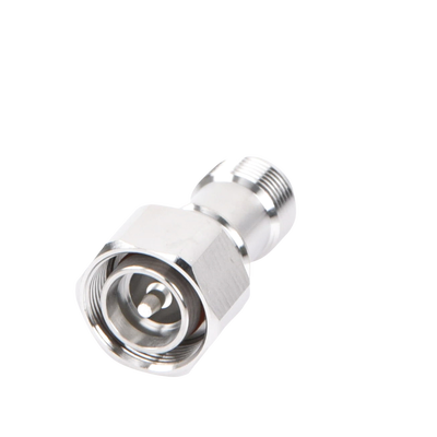 Adaptador en Línea de Conector 4.3-10 Macho a N Hembra, Bronce Blanco/ Plata/ Teflón.