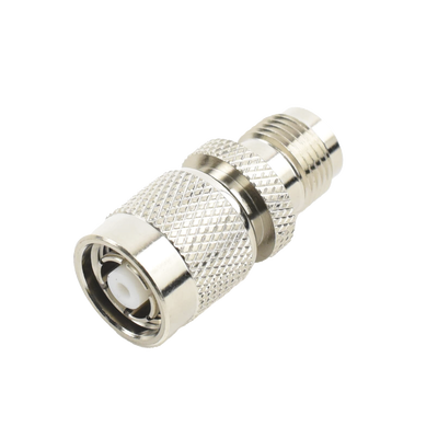 Adaptador en Línea, de Conector TNC Macho Inverso a TNC Hembra, Nquel/ Oro/ Teflón. Adaptador en Línea, de Conector TNC Macho Inverso a TNC Hembra, Nquel/ Oro/ Teflón.