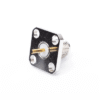 Conector SMA Hembra, Montaje de Panel Cuadrado, 4 Perforaciones, Soldable, Niquel/ Oro/ Teflón.