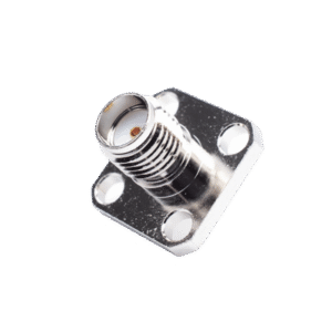 Conector SMA Hembra, Montaje de Panel Cuadrado, 4 Perforaciones, Soldable, Niquel/ Oro/ Teflón.