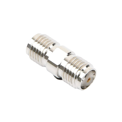 Adaptador en Línea tipo Barril, de Conector SMA Hembra a SMA Hembra, Níquel/ Oro/ Teflón.