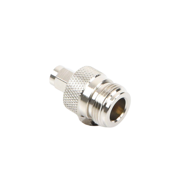 Adaptador en Linea de Conector SMA Macho a N Hembra, Niquel/ Oro/ Teflón.