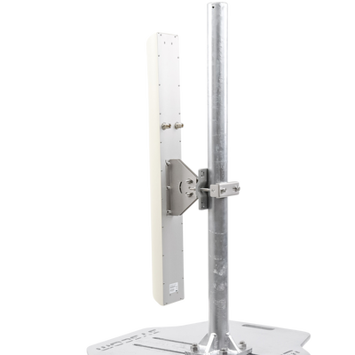 Antena Sectorial de 120° en 2.4 GHz, Ganancia de 15 dBi, Polarización Dual con Slant a 45°