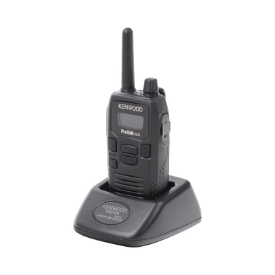 450-470 MHz, 16 canales, 1.5 Watts, VOX, Scaner, Incluye antena, batería, cargador y clip.