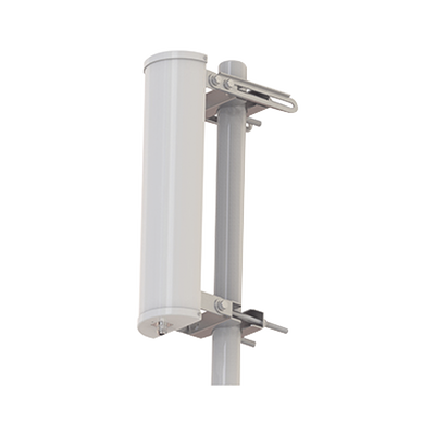 Antena Sectorial de 120º, (5.1 - 5.8 GHz), Ganancia (15 dBi), Incluye montaje para torre o mástil.