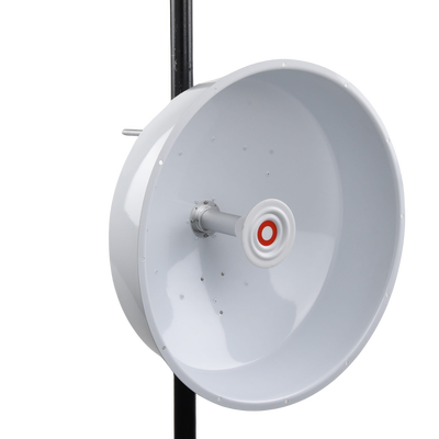 Antena direccional de alta resistencia, Ganancia 30 dBi, (4.9 -6.4 GHz), Plato hondo para mayor inmunidad al ruido, Conectores N-Hembra, Montaje incluido.
