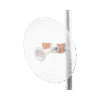 Antena direccional con diseño aerodinámico para minimiza la resistencia al viento, Ganancia de 30 dBi, frecuencia (4.9 - 6.5 GHz), Polarización doble, incluye montaje para torre o mástil
