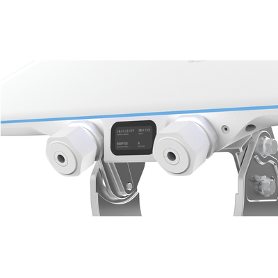 Access Point WiFi UniFi Base Station XG para exterior IP67, alto rendimiento en escenarios exigentes, tres radios 802.11ac Wave 2 MU-MIMO 4X4 /antenas de 90° y 50° con Beamforming, hasta 1500 usuarios, puerto de 10G / WiFi solo en 5 GHz