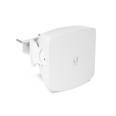 UISP Access Point Multipunto Tecnología Wave en 60 Ghz, hasta 15 estaciones, hasta 5.4 Gbps, respaldo en 5 Ghz. 1 puerto SFP+ 10G, 1 puerto 2.5g Gbps, con GPS
