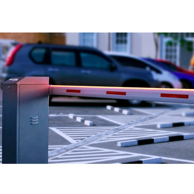 Barrera vehicular izquierda / Soporta brazo de hasta 3 m / Apertura en 1.5 s /Final de carrera ajustable por programación / Movimiento fluido / Diseño elegante color gris Barrera vehicular izquierda / Soporta brazo de hasta 3 m / Apertura en 1.5 s /Final de carrera ajustable por programación / Movimiento fluido / Diseño elegante color gris