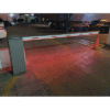 Barrera vehicular derecha / Soporta brazo de hasta 5.5 m / Final de carrera ajustable por programación / Movimiento fluido / Diseño elegante color Gris