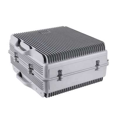 Amplificador de Señal Celular / 20 Watts de Potencia / Cobertura Hasta 5 km / Banda Ancha Multioperador / Protección Autoexcitación / Monitoreo USB / IP65 / Banda 5, 850 MHz.