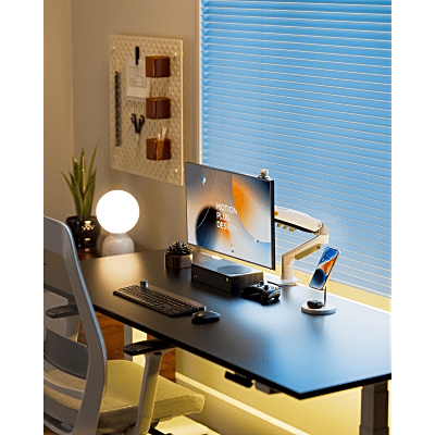 Brazo Ajustable para Monitor Ergonómico / Compatible con Monitores de 17" - 30" / Capacidad de Peso hasta 9 kg / Rotación 360° / Inclinación +85° a -30° / Giro 180° / Ajuste de Resorte de Gas / Color Blanco