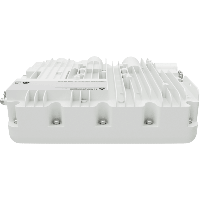 Punto de Acceso Inalámbrico Wi-Fi 7 Exterior eKitEngine AP772E / IP68 / MLO/ Antena Sectorial 70° / IP68 / Puerto SFP/SFP+ / Hasta 1,024 Usuarios / Beamforming